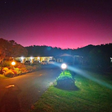 Wintersun Gardens Motel Бичено Экстерьер фото