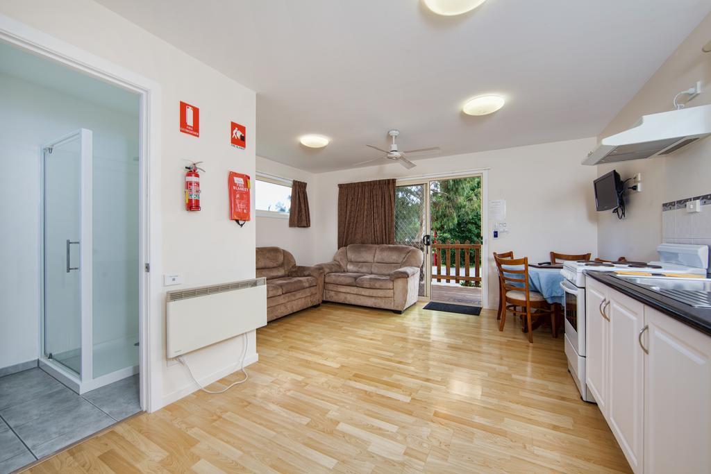 Wintersun Gardens Motel Бичено Экстерьер фото