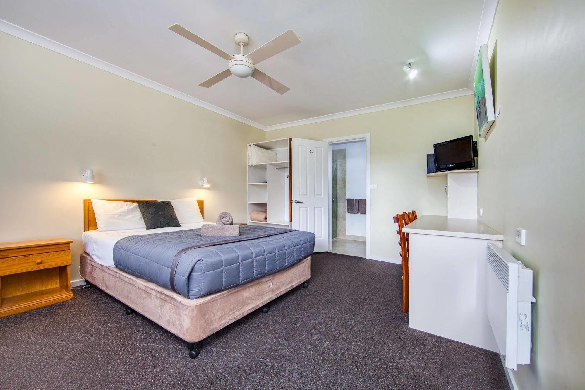 Wintersun Gardens Motel Бичено Экстерьер фото
